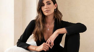 Federica Nargi indossa le collezioni con croci