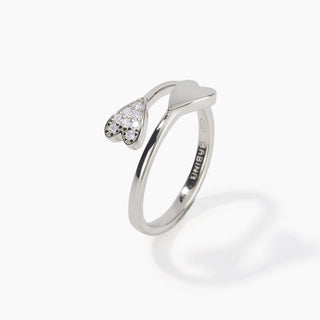 Anello contrarié in argento con cuori e zirconi