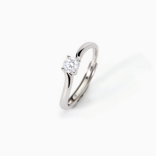 Anello solitario in argento con zircone