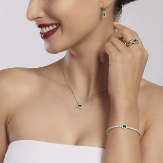 Bracciale in argento con smeraldo sintetico taglio baguette