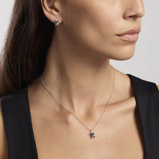 Girocollo da donna in argento rodiato con acquamarina sintetica e zircone bianco