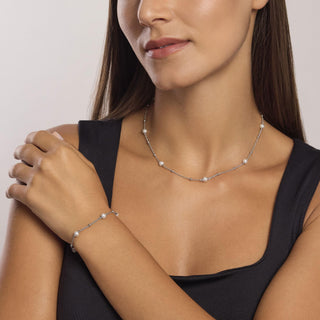 Girocollo da donna in argento con perle conchiglia e sfere