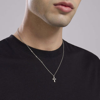 Collana da uomo in argento con ciondolo croce e zircone nero