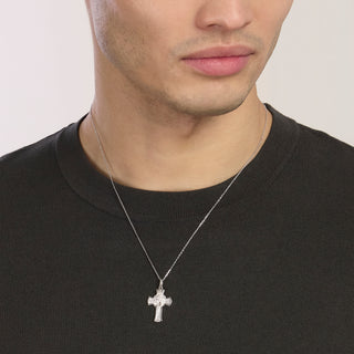 Collana da uomo in argento con pendente croce