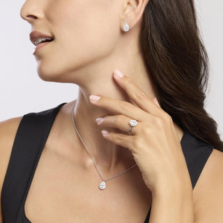 Orecchini in argento con zirconi taglio goccia
