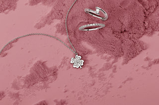 Collana con ciondolo quadrifoglio e anelli della collezione My Diamond